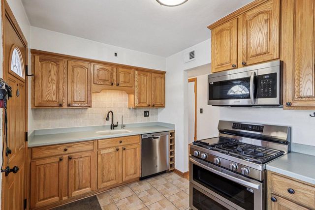 1545 S 171st STREET, New Berlin, WI 53151