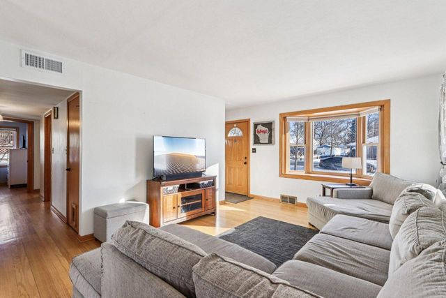 1545 S 171st STREET, New Berlin, WI 53151