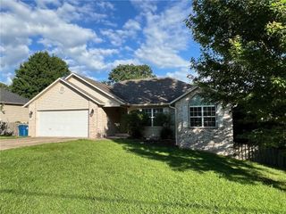 6 Dillow Drive, Bella Vista, AR 72714