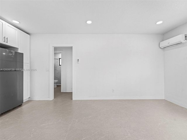 1370 W 29th St A, Hialeah, FL 33012