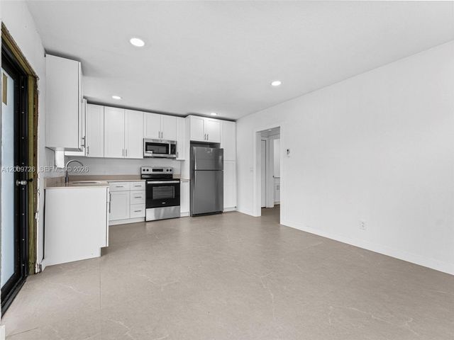 1370 W 29th St A, Hialeah, FL 33012