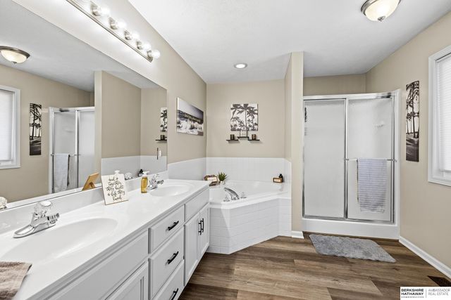 16013 Craig Avenue, Bennington, NE 68007