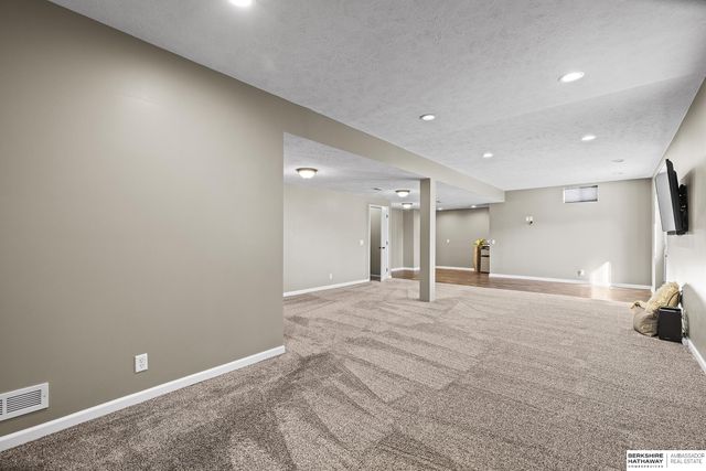 16013 Craig Avenue, Bennington, NE 68007