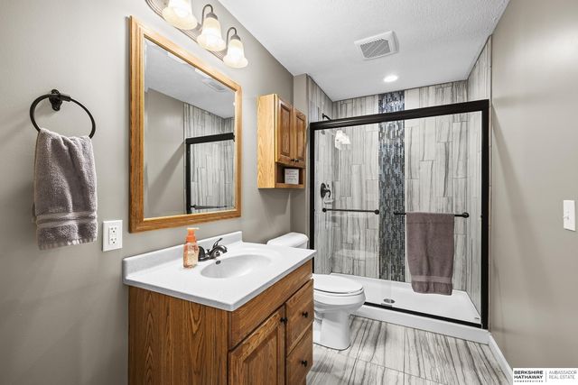 16013 Craig Avenue, Bennington, NE 68007