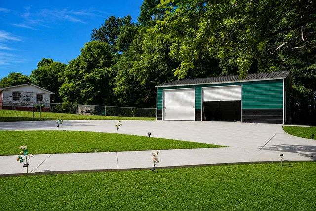 384 Ronthor Drive, Social Circle, GA 30025