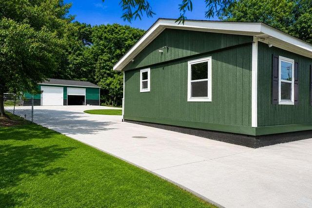 384 Ronthor Drive, Social Circle, GA 30025