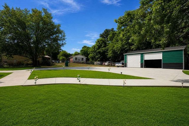 384 Ronthor Drive, Social Circle, GA 30025