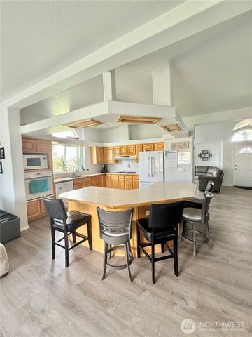 111 Johnson Creek Road, Omak, WA 98841