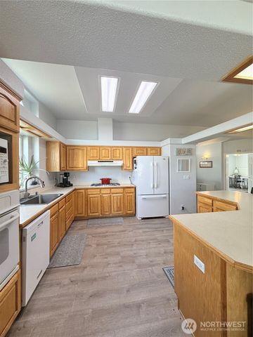 111 Johnson Creek Road, Omak, WA 98841