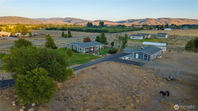 111 Johnson Creek Road, Omak, WA 98841