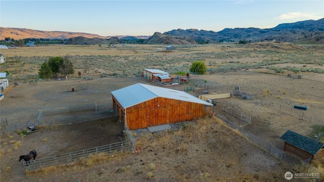 111 Johnson Creek Road, Omak, WA 98841