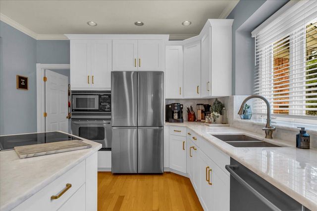 31495 Sleepy Hollow Lane, Beverly Hills, MI 48025