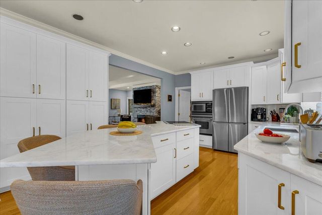 31495 Sleepy Hollow Lane, Beverly Hills, MI 48025