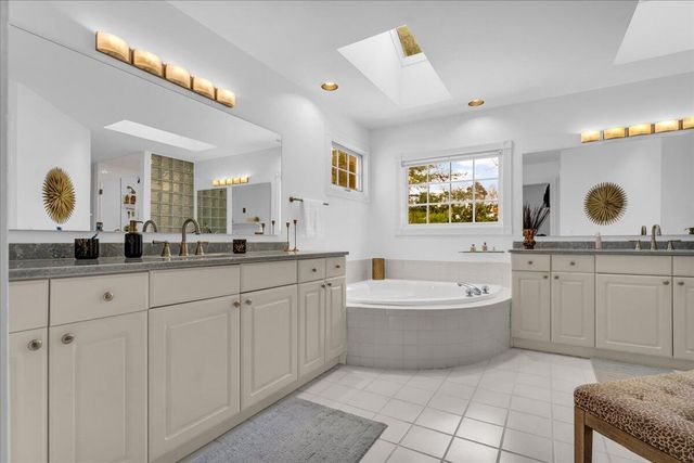 31495 Sleepy Hollow Lane, Beverly Hills, MI 48025