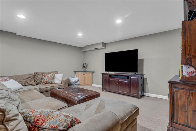 31495 Sleepy Hollow Lane, Beverly Hills, MI 48025