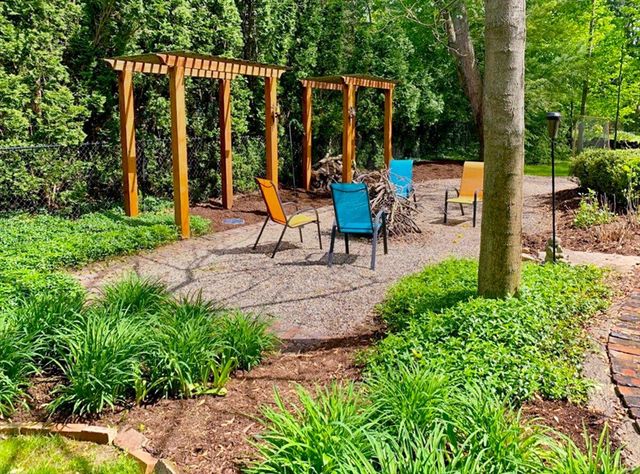 31495 Sleepy Hollow Lane, Beverly Hills, MI 48025