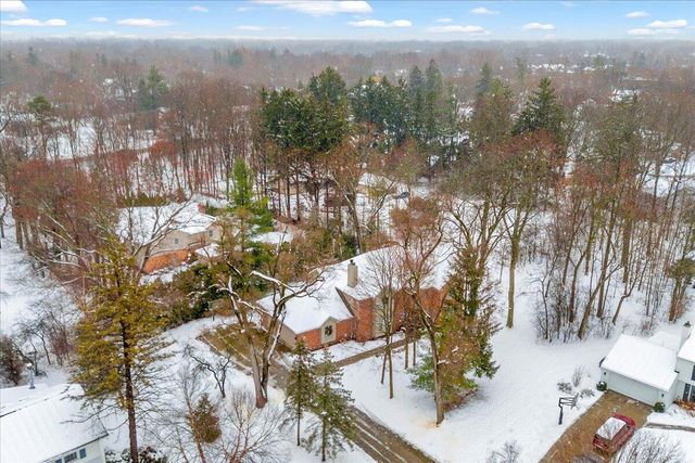 31495 Sleepy Hollow Lane, Beverly Hills, MI 48025