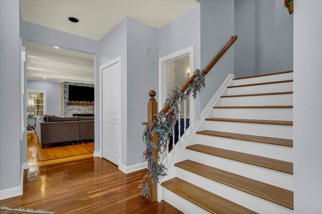 31495 Sleepy Hollow Lane, Beverly Hills, MI 48025