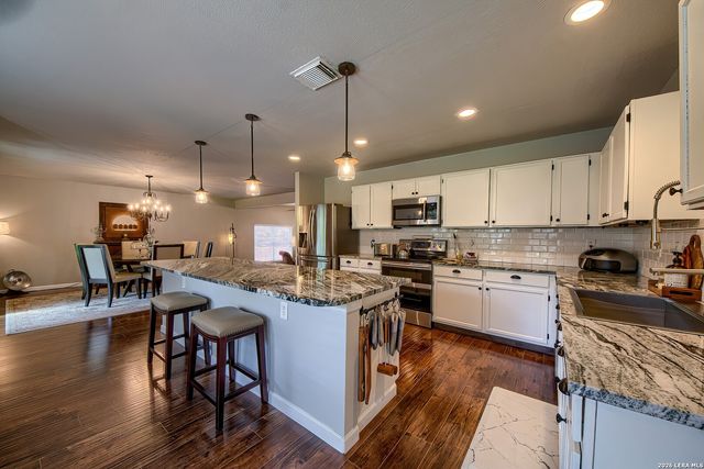 2422 Thrasher Oak, San Antonio, TX 78232
