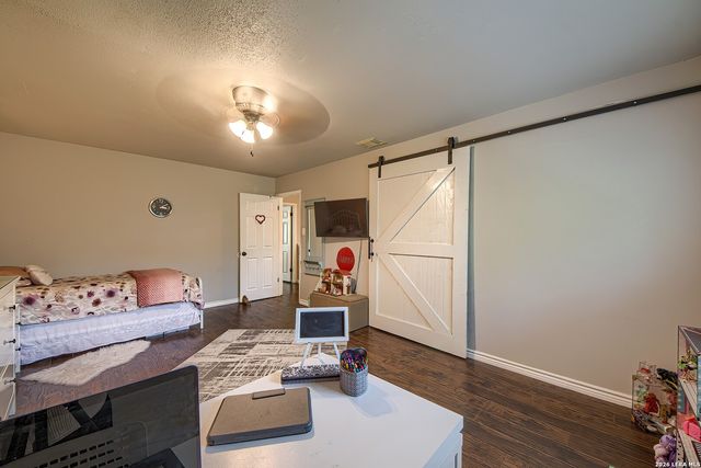 2422 Thrasher Oak, San Antonio, TX 78232