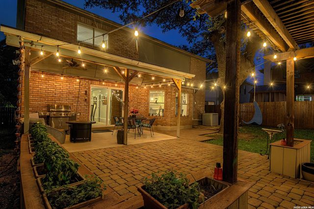 2422 Thrasher Oak, San Antonio, TX 78232