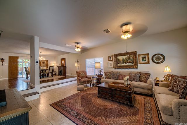 2422 Thrasher Oak, San Antonio, TX 78232