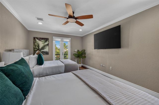 1215 NE 1st Street, Fort Lauderdale, FL 33301