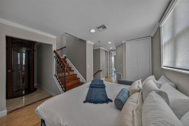 1215 NE 1st Street, Fort Lauderdale, FL 33301