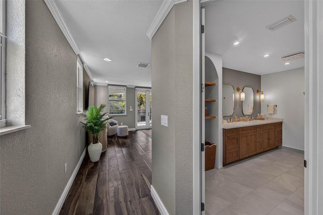 1215 NE 1st Street, Fort Lauderdale, FL 33301