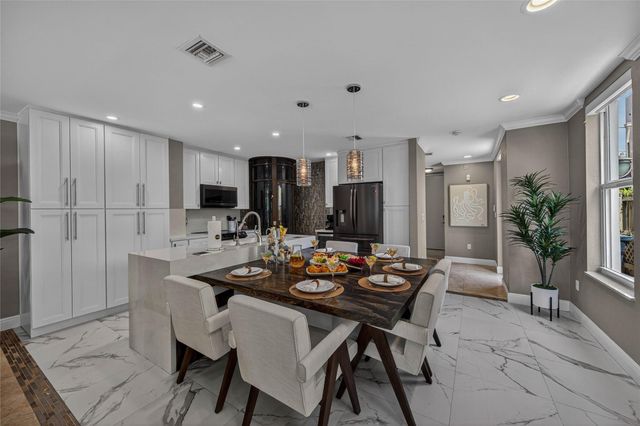 1215 NE 1st Street, Fort Lauderdale, FL 33301