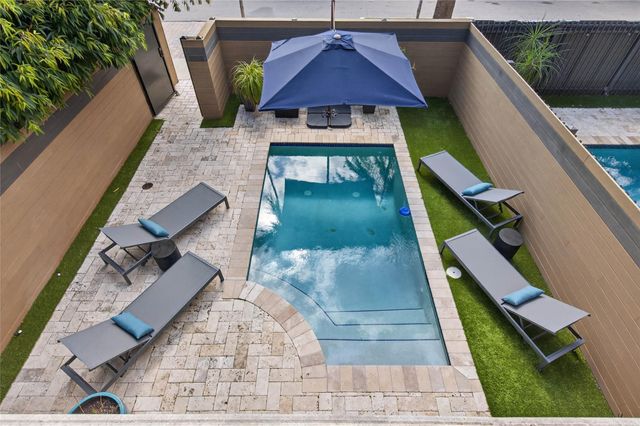 1215 NE 1st Street, Fort Lauderdale, FL 33301