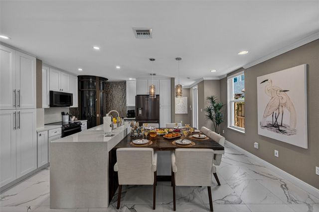 1215 NE 1st Street, Fort Lauderdale, FL 33301