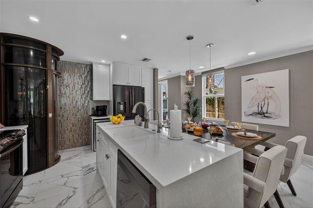 1215 NE 1st Street, Fort Lauderdale, FL 33301