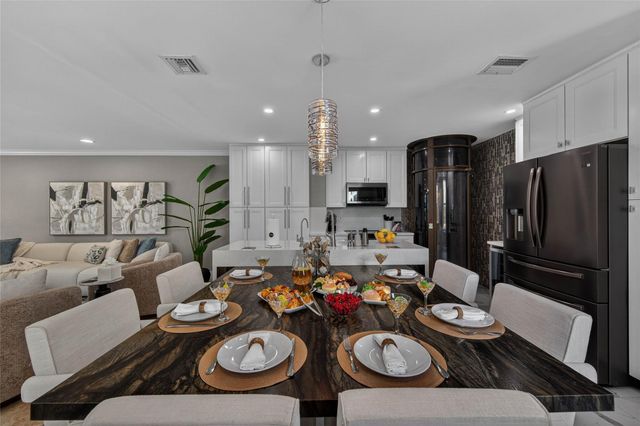 1215 NE 1st Street, Fort Lauderdale, FL 33301