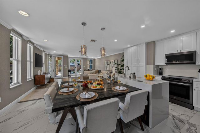 1215 NE 1st Street, Fort Lauderdale, FL 33301