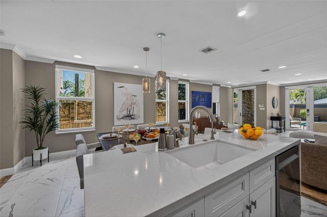 1215 NE 1st Street, Fort Lauderdale, FL 33301