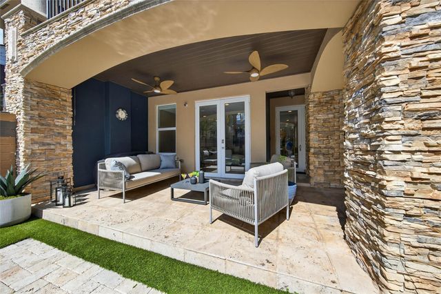 1215 NE 1st Street, Fort Lauderdale, FL 33301