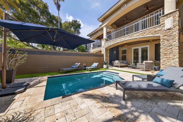 1215 NE 1st Street, Fort Lauderdale, FL 33301