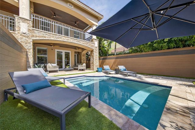 1215 NE 1st Street, Fort Lauderdale, FL 33301