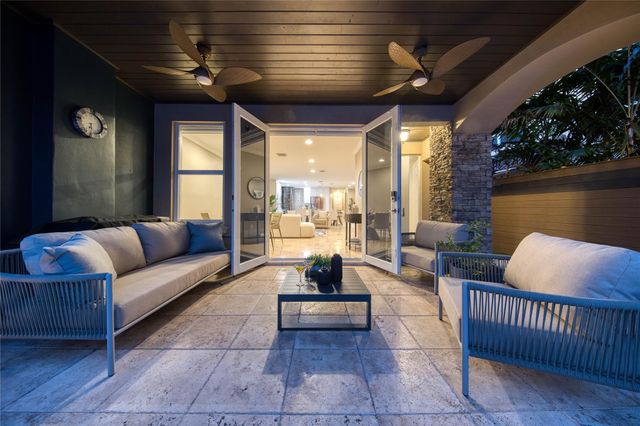 1215 NE 1st Street, Fort Lauderdale, FL 33301