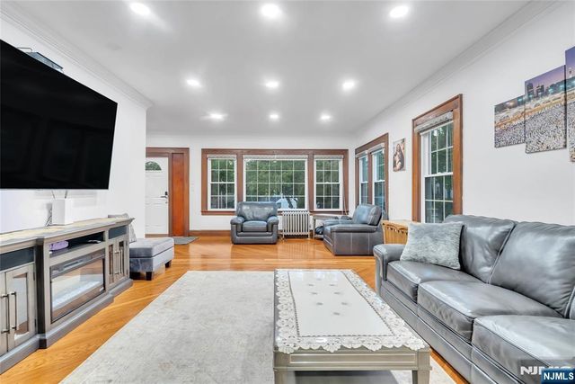 353 Page Avenue, Lyndhurst, NJ 07071