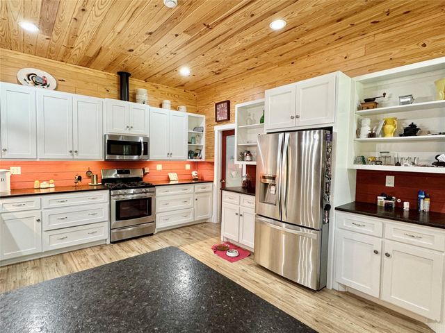 17 Mosley Lane, Huntsville, TX 77320