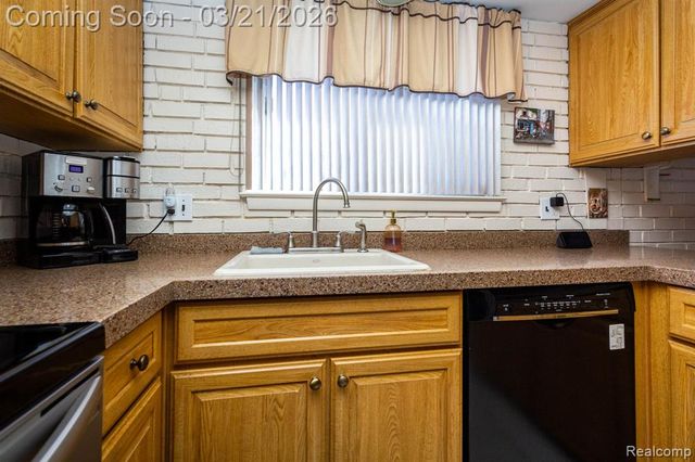 16632 Parklane Street, Livonia, MI 48154