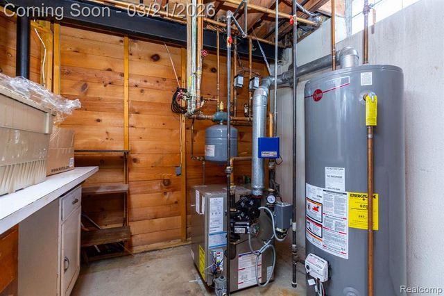 16632 Parklane Street, Livonia, MI 48154