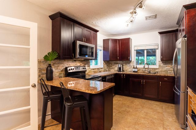 1401 NE 17th Way, Fort Lauderdale, FL 33304