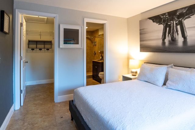 1401 NE 17th Way, Fort Lauderdale, FL 33304