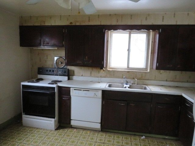 326 Jean Dr, Baldwin Boro, PA 15236