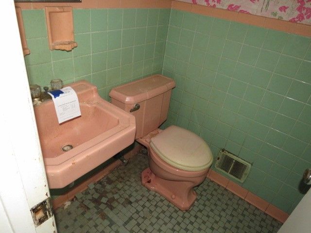 326 Jean Dr, Baldwin Boro, PA 15236