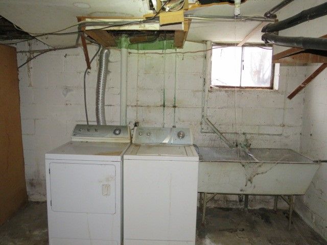 326 Jean Dr, Baldwin Boro, PA 15236