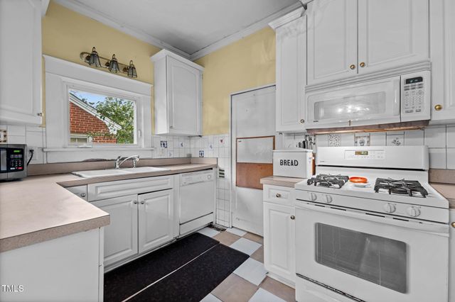 529 Hillcrest Avenue, Burlington, NC 27215